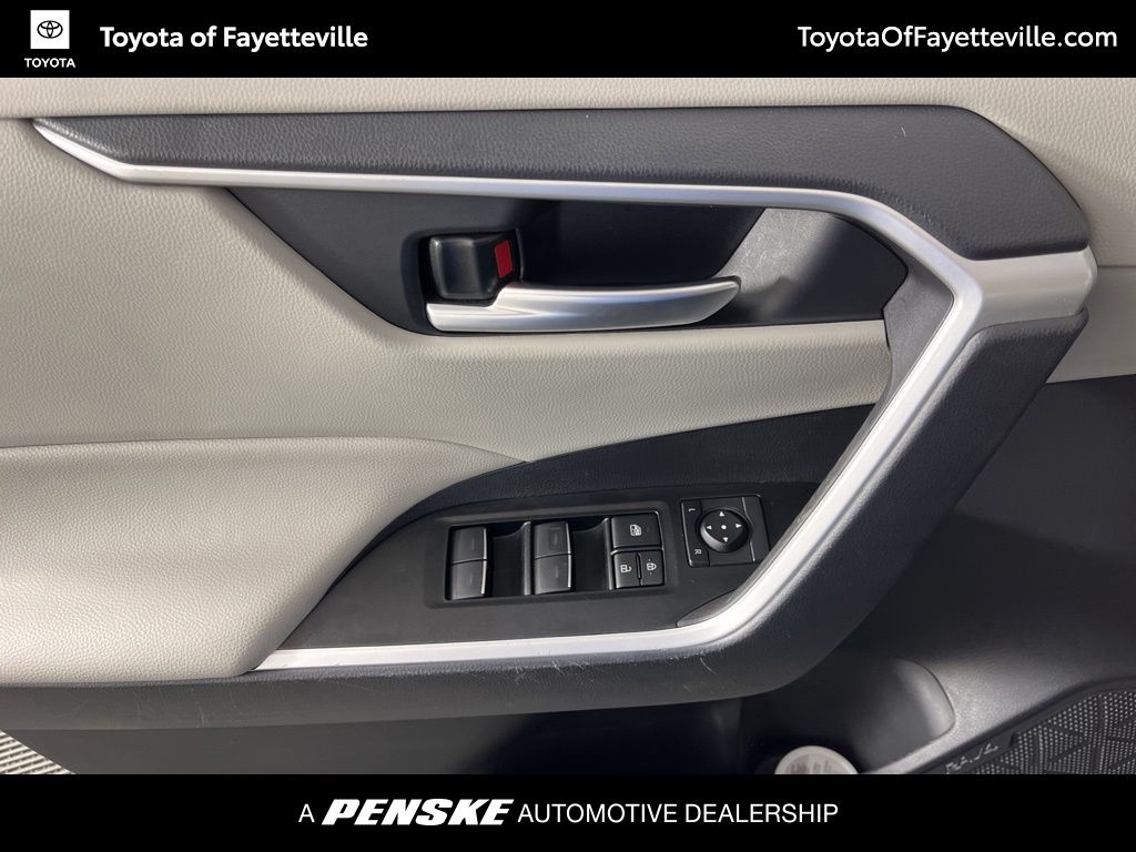 Thumbnail: 2025 Toyota RAV4 - 27