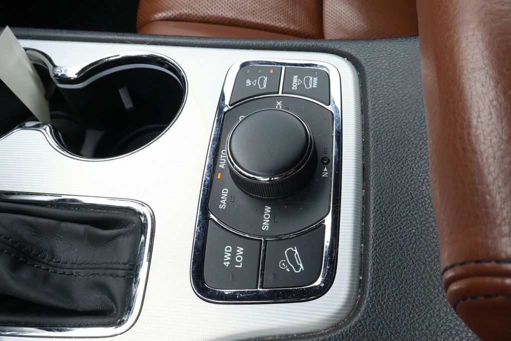 Thumbnail: 2019 Jeep Grand Cherokee - 29