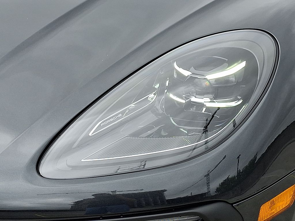 Thumbnail: 2025 Porsche Macan - 11