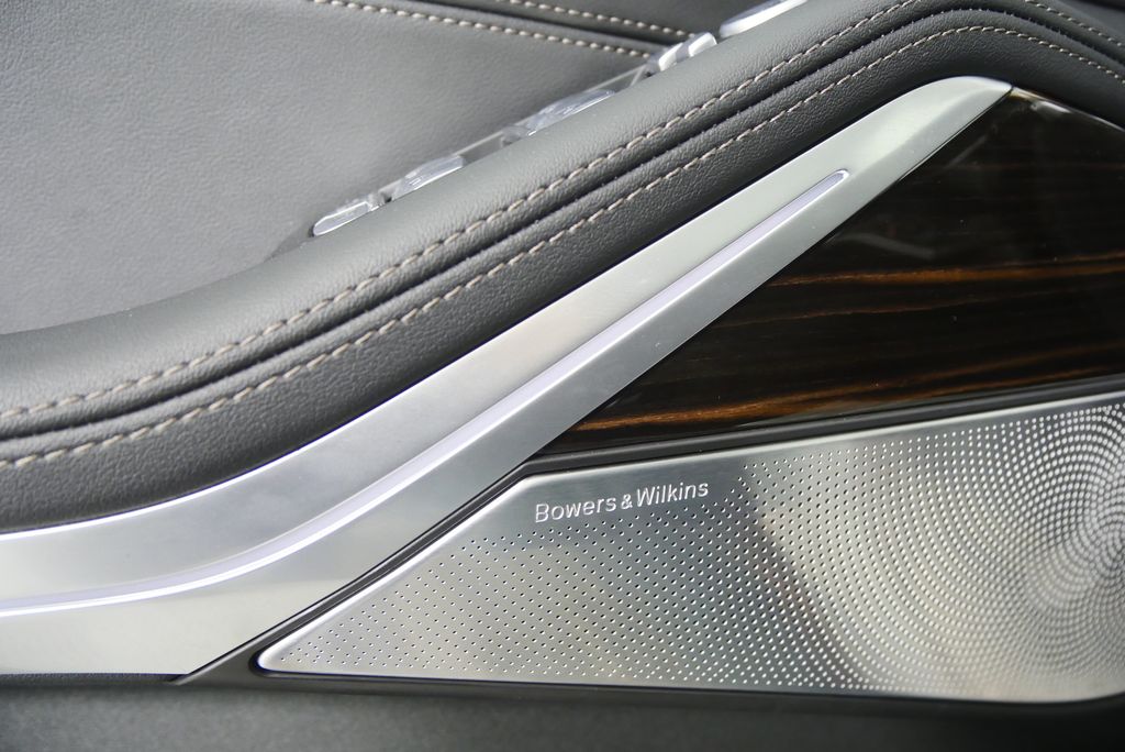 Thumbnail: 2025 BMW X7 - 10