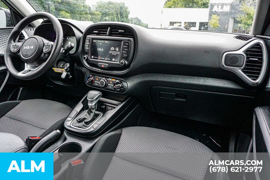 2025 Kia Soul LX - Photo 25