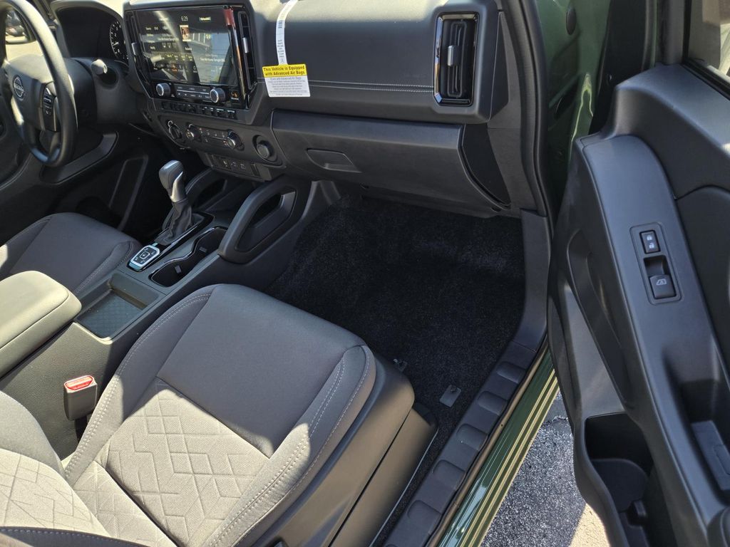 2026 Nissan Frontier SV - Photo 8
