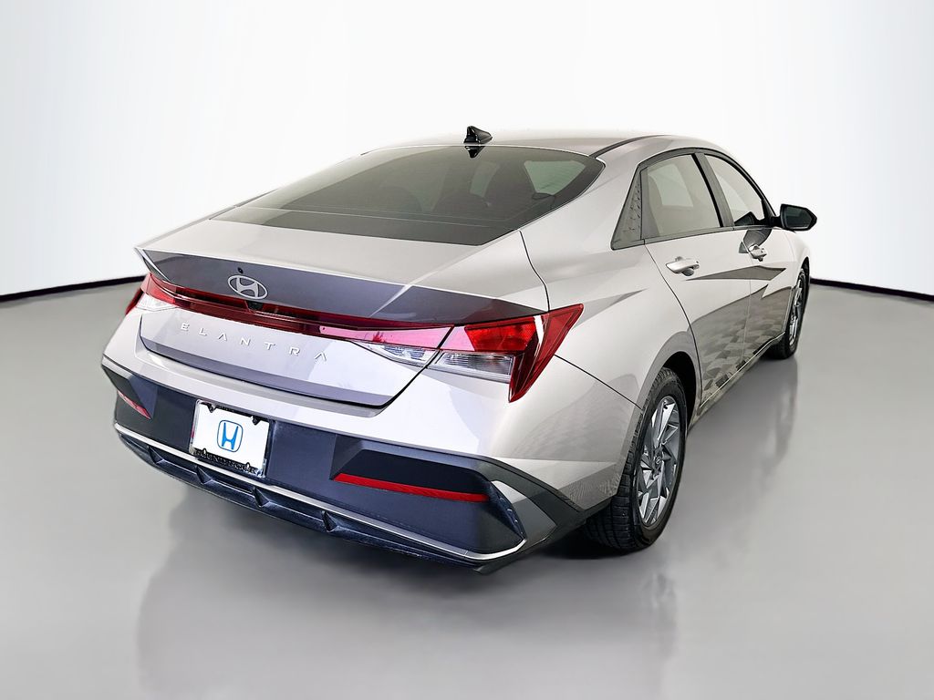 Thumbnail: 2024 Hyundai Elantra - 5