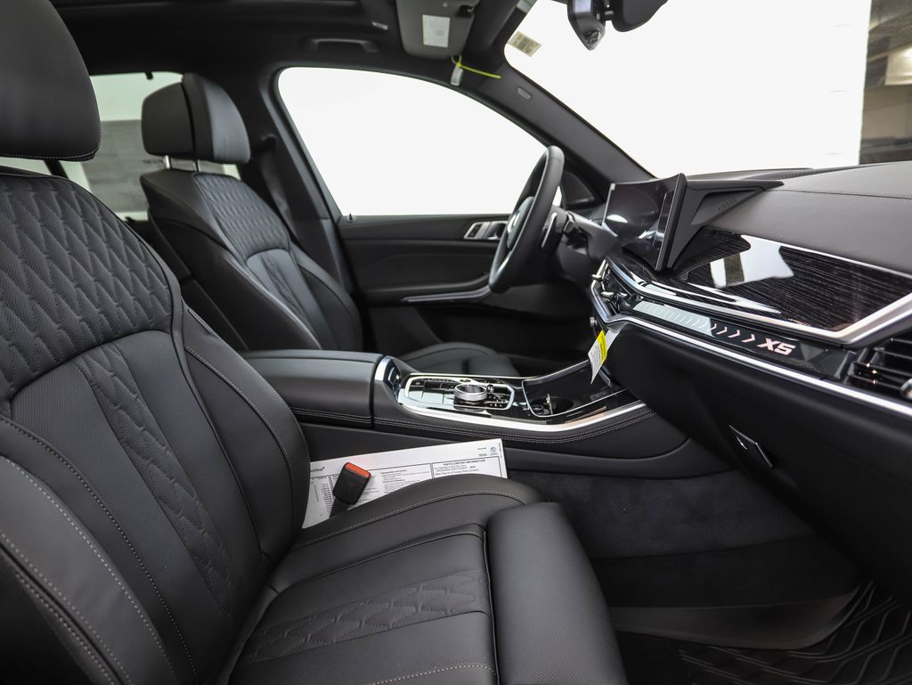 Thumbnail: 2026 BMW X5 - 30