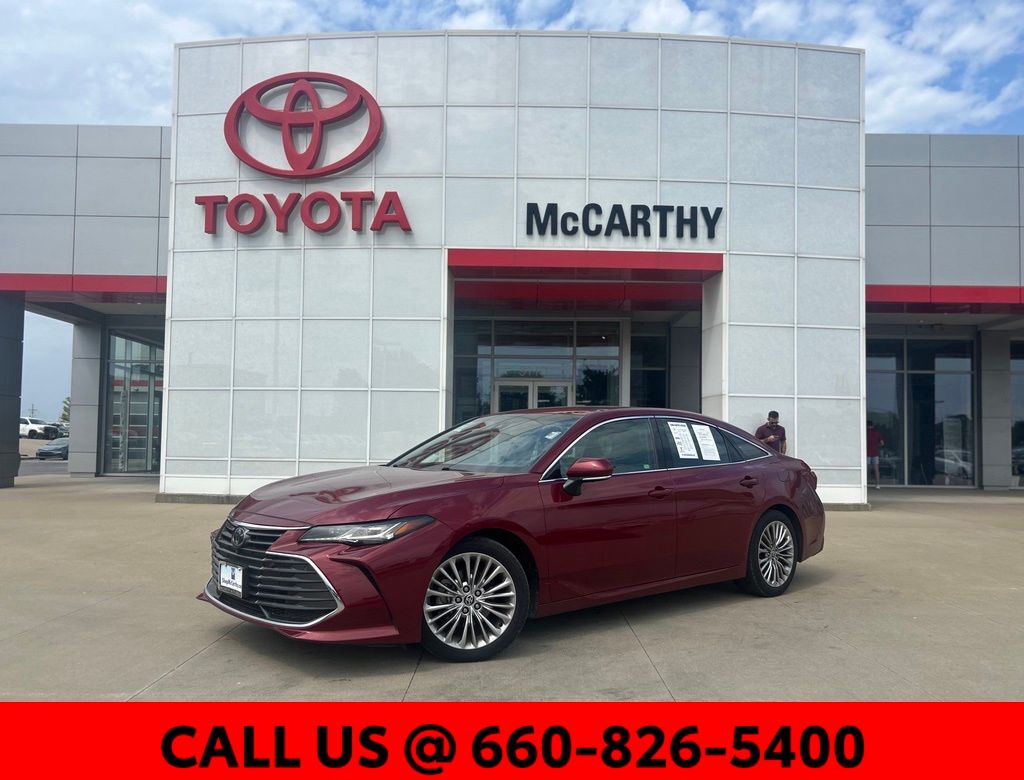 Pearl 2022 Toyota Avalon Sedan Front-Wheel Drive 8-Speed Automatic