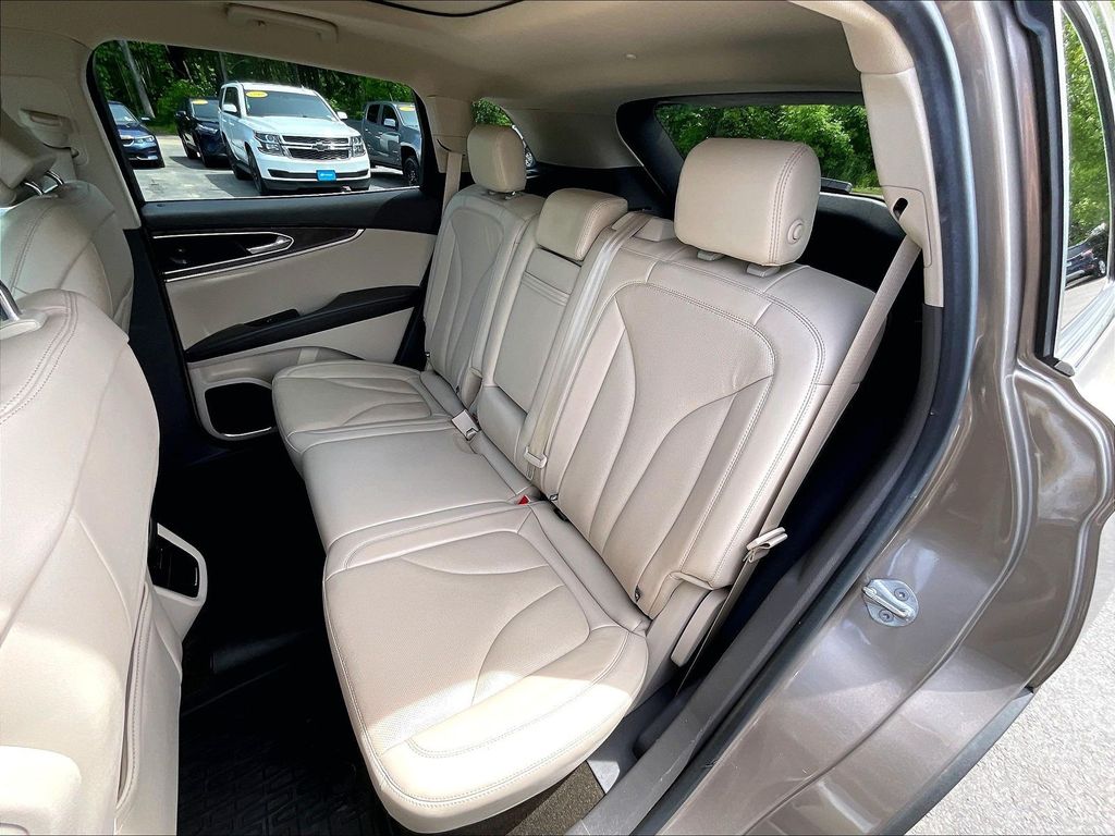2019 Lincoln Nautilus — photo 25