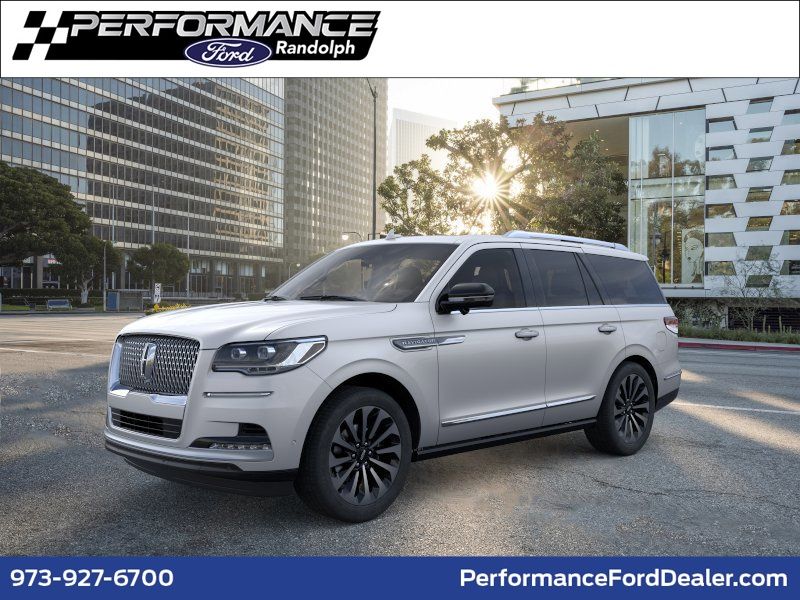 Silver Radiance Metallic Clearcoat 2024 Lincoln Navigator SUV / Crossover Four-Wheel Drive Automatic