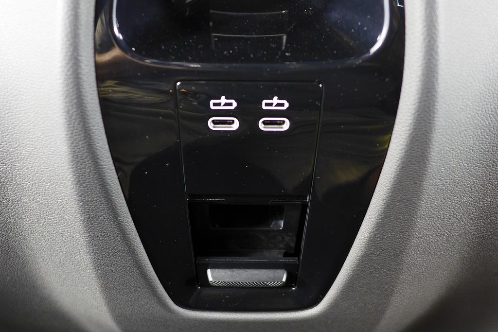 Thumbnail: 2023 BMW iX - 22