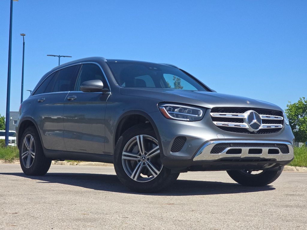 Certified Used 2022 Gray Mercedes-Benz GLC 300 image 2