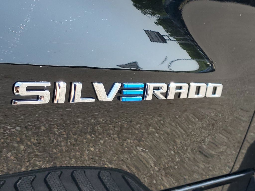 2024 Chevrolet Silverado EV RST 6