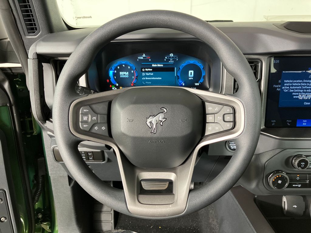 2025 Ford Bronco Base photo 12