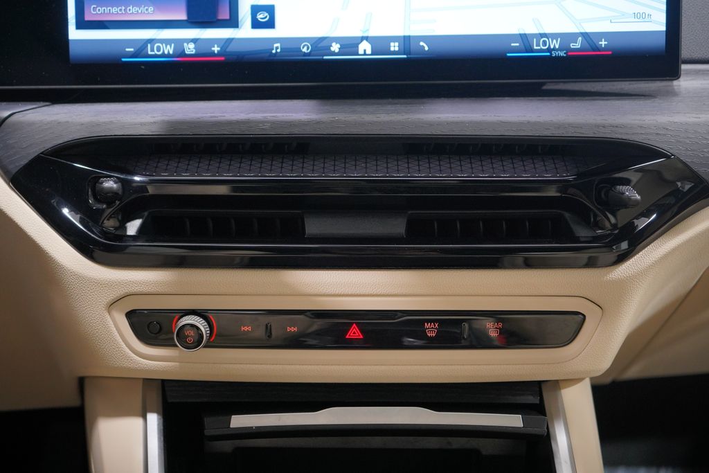 Thumbnail: 2025 BMW 3 Series - 13