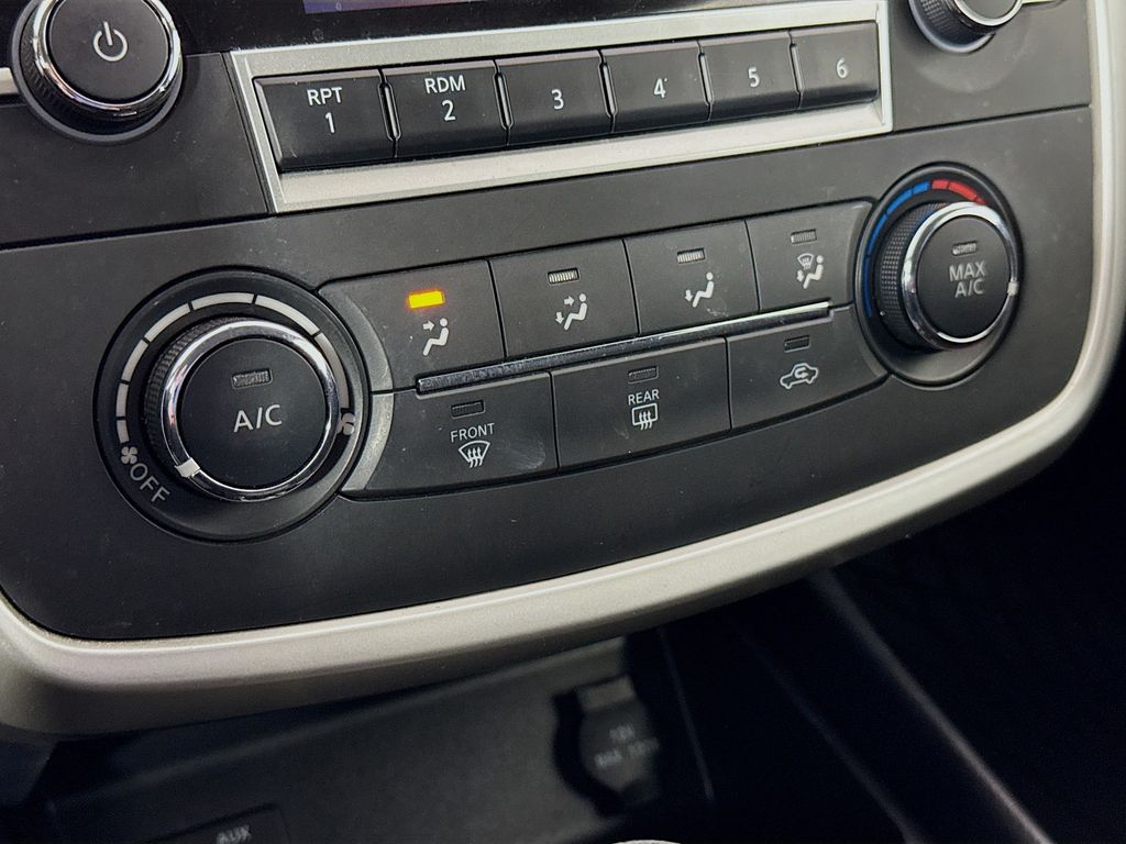 Thumbnail: 2017 Nissan Altima - 15