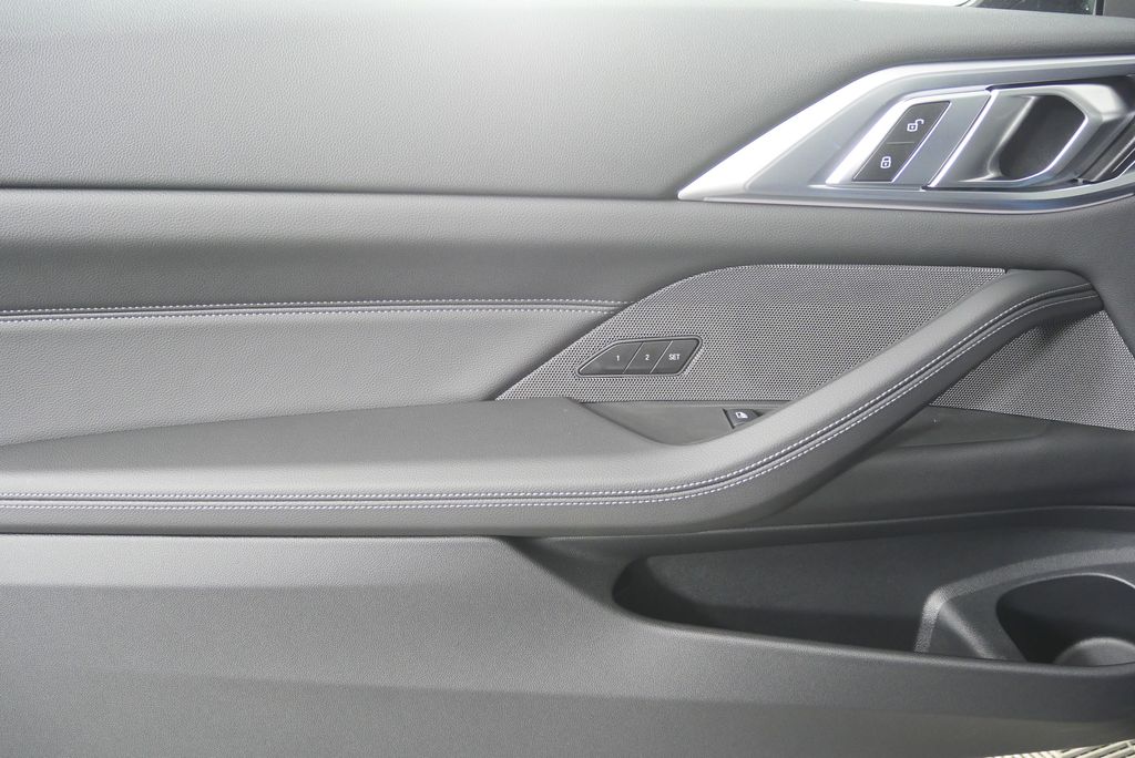 Thumbnail: 2026 BMW 4 Series - 10