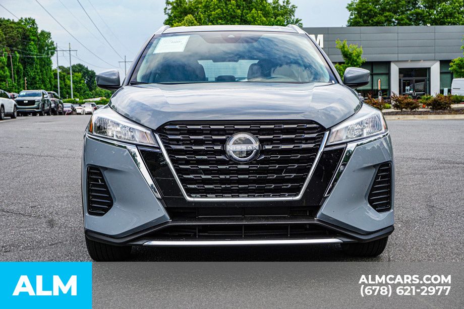 Used 2023 Gray Nissan SV image 10