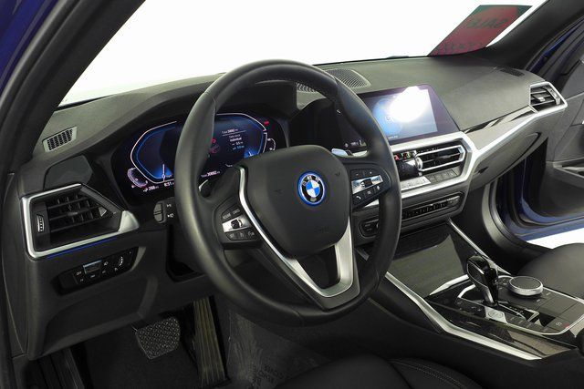 2022 BMW 3 Series 330e iPerformance 28