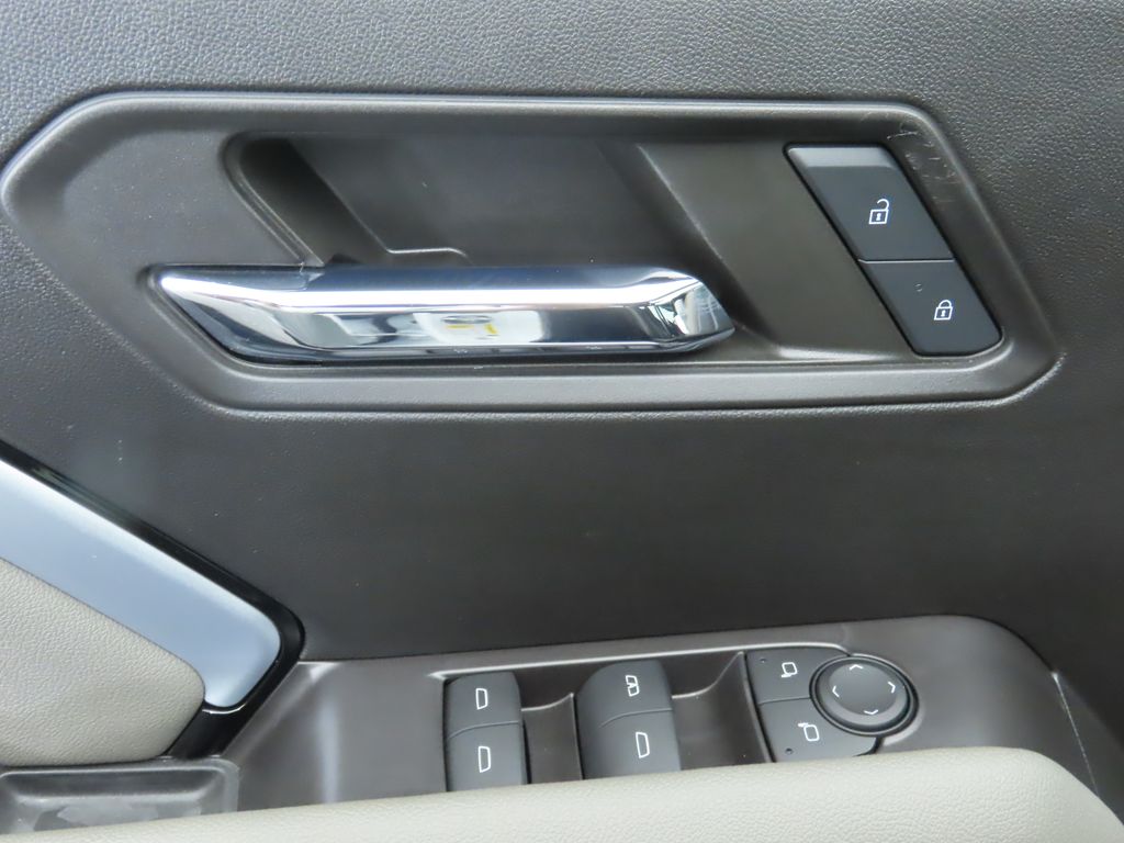 Thumbnail: 2024 Chevrolet Colorado - 23