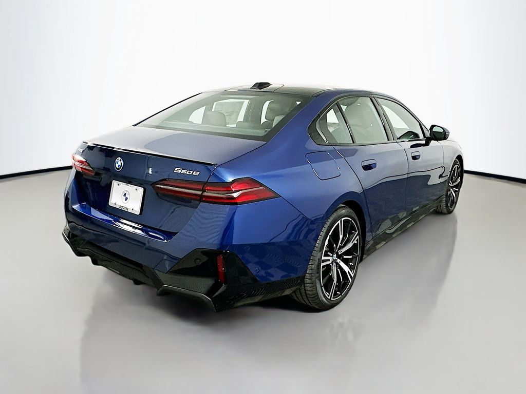 Thumbnail: 2026 BMW 5 Series - 5