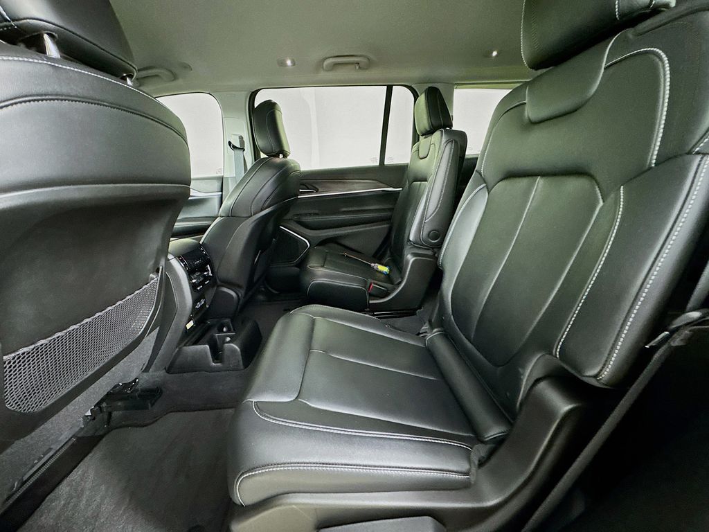 Used Car 2022 Jeep Grand Cherokee L  Limited For Sale Under $30,000 In Austin, Texas