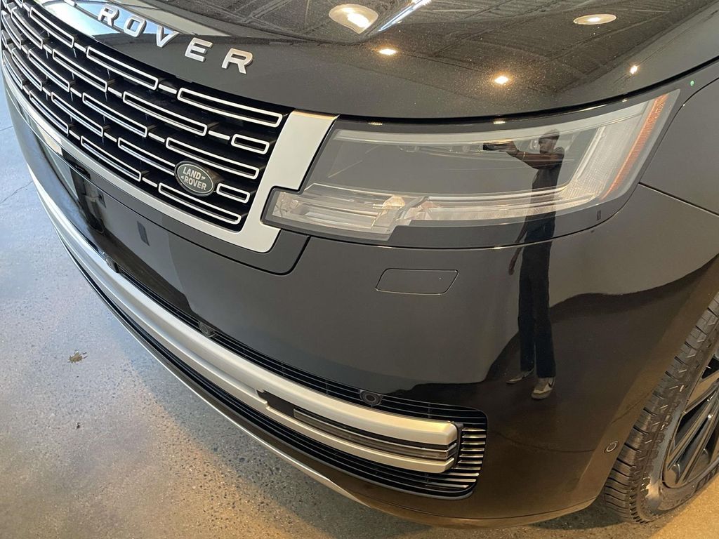 Certified Used 2023 Black Land Rover Autobiography image 7