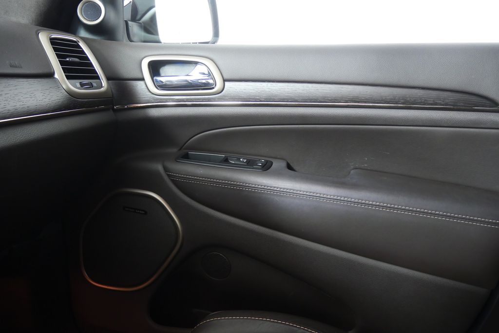 Thumbnail: 2015 Jeep Grand Cherokee - 29