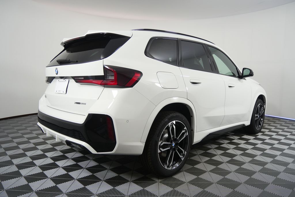 Thumbnail: 2026 BMW X1 - 3
