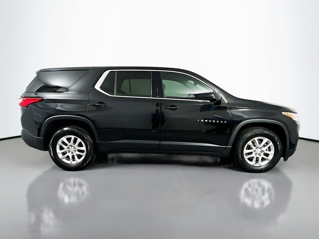 Thumbnail: 2018 Chevrolet Traverse - 4