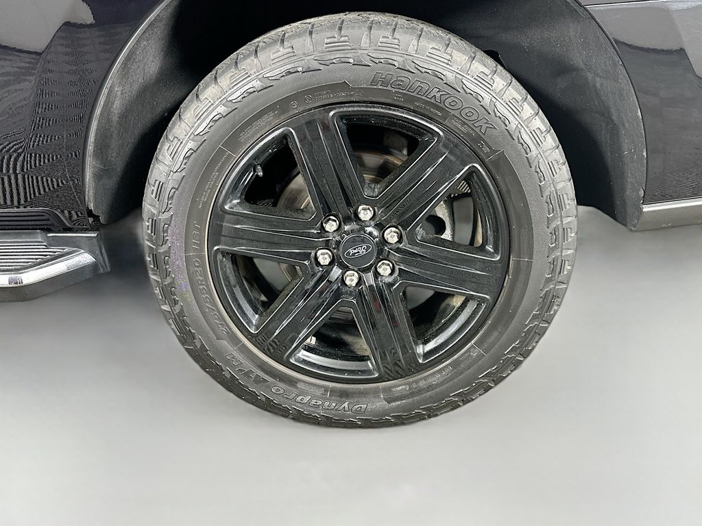 Used 2021 Black Ford XLT image 35