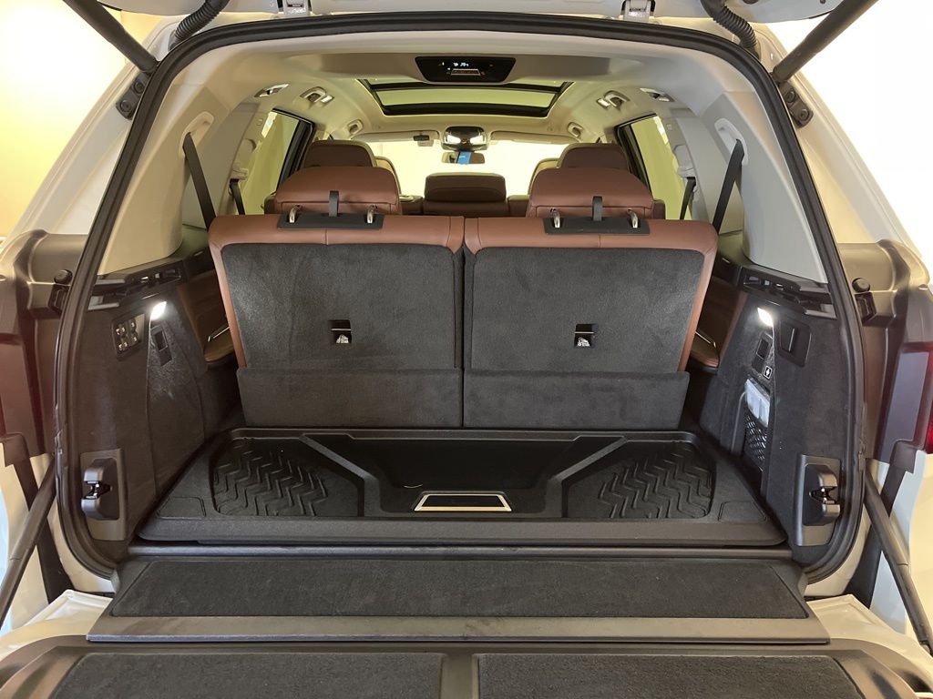 Thumbnail: 2025 BMW X7 - 26