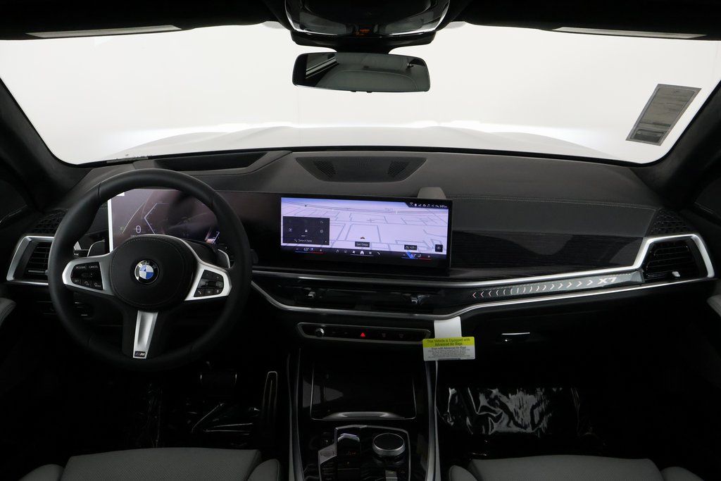 Thumbnail: 2026 BMW X7 - 4