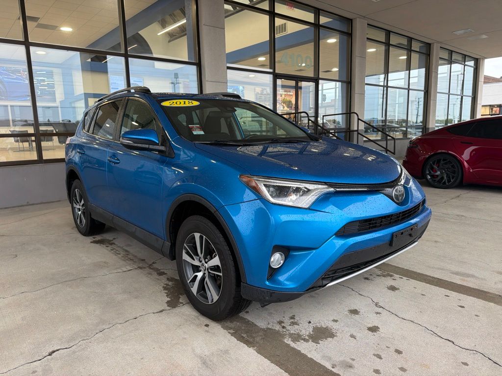 Thumbnail: 2018 Toyota RAV4 - 7