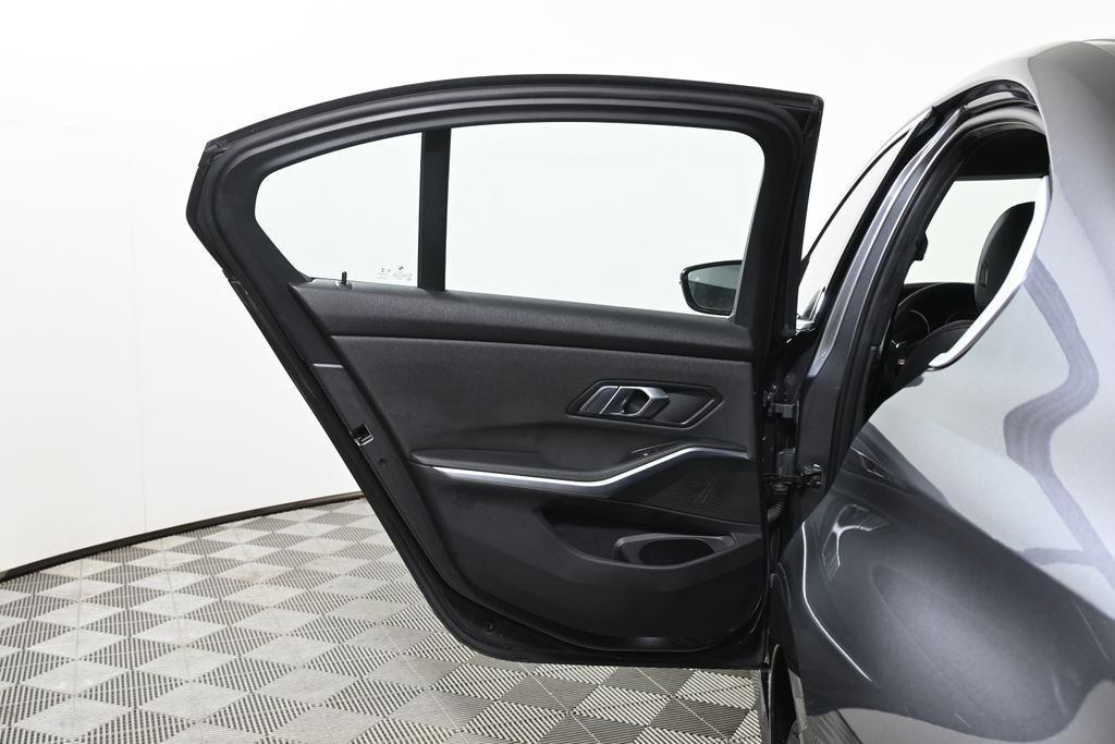 Thumbnail: 2019 BMW 3 Series - 31