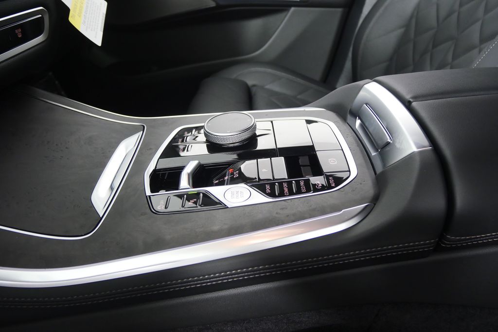 Thumbnail: 2026 BMW X5 - 21