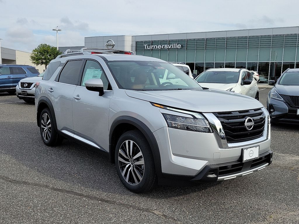 Thumbnail: 2025 Nissan Pathfinder - 3
