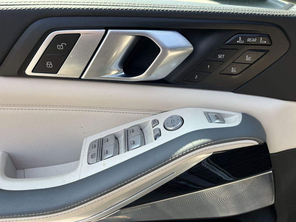 Thumbnail: 2023 BMW X7 - 12