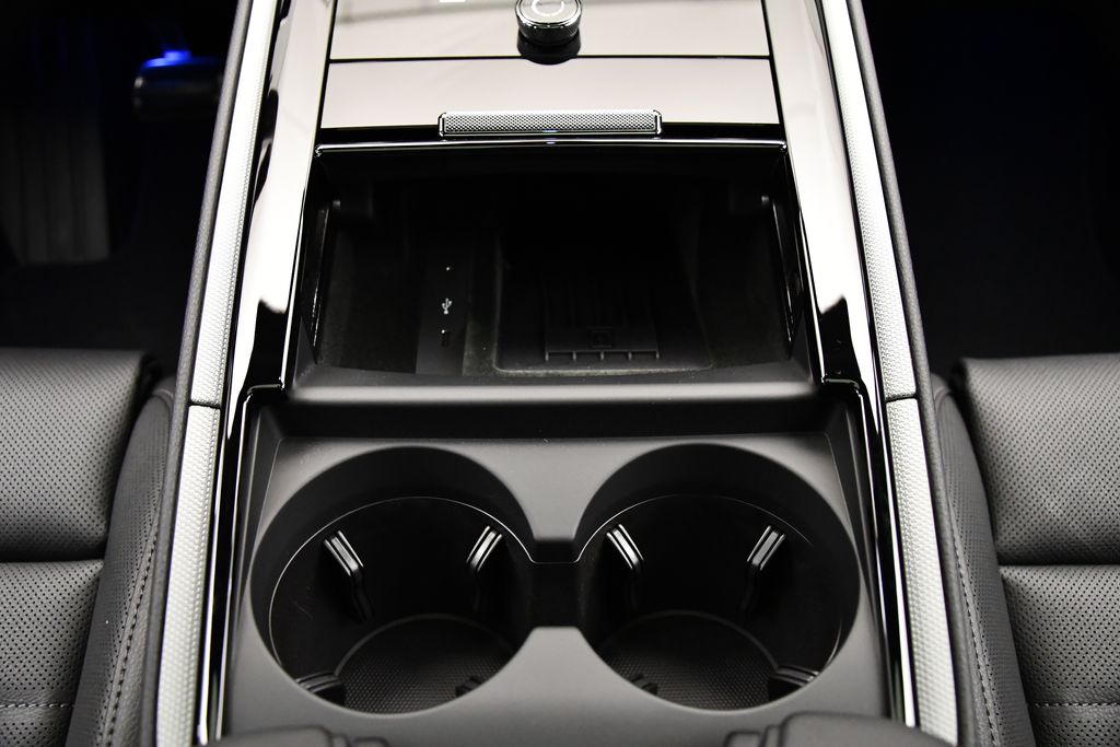 Thumbnail: 2025 Porsche Panamera - 31