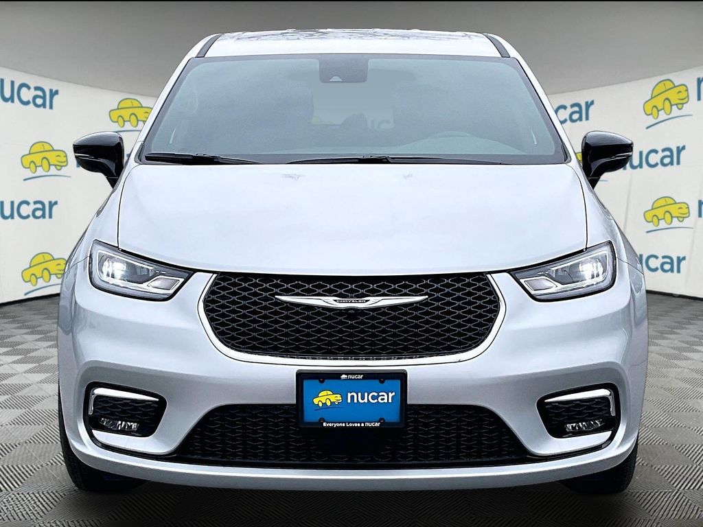 2026 Chrysler Pacifica — photo 3