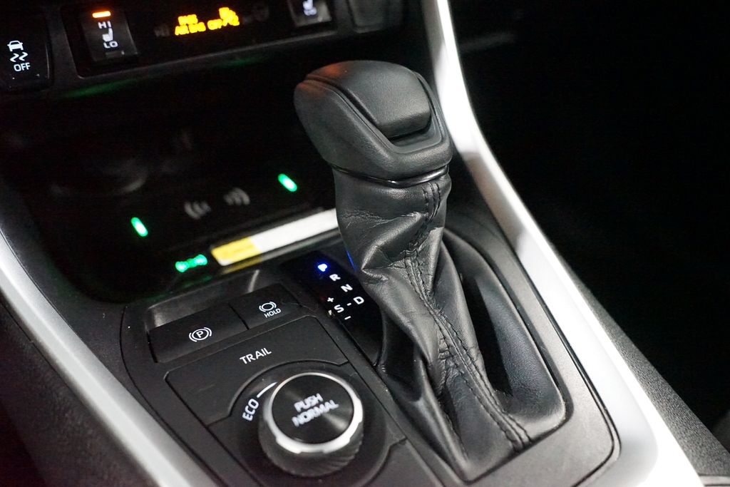 Thumbnail: 2024 Toyota RAV4 - 21