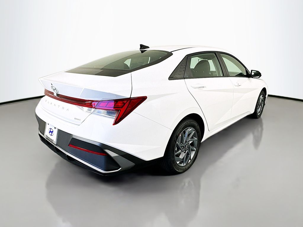 Thumbnail: 2025 Hyundai Elantra - 5