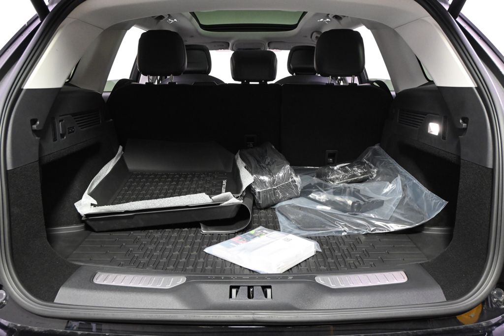 New 2026 Black Lincoln Premiere image 19