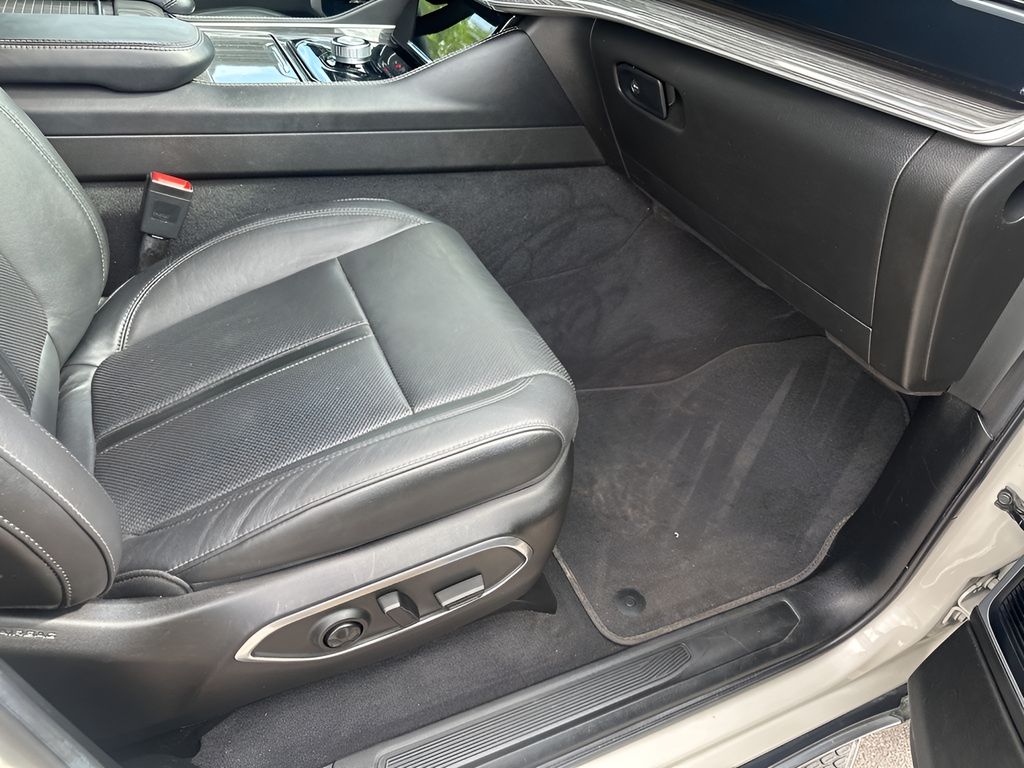 Used 2022 White Jeep Series II image 16