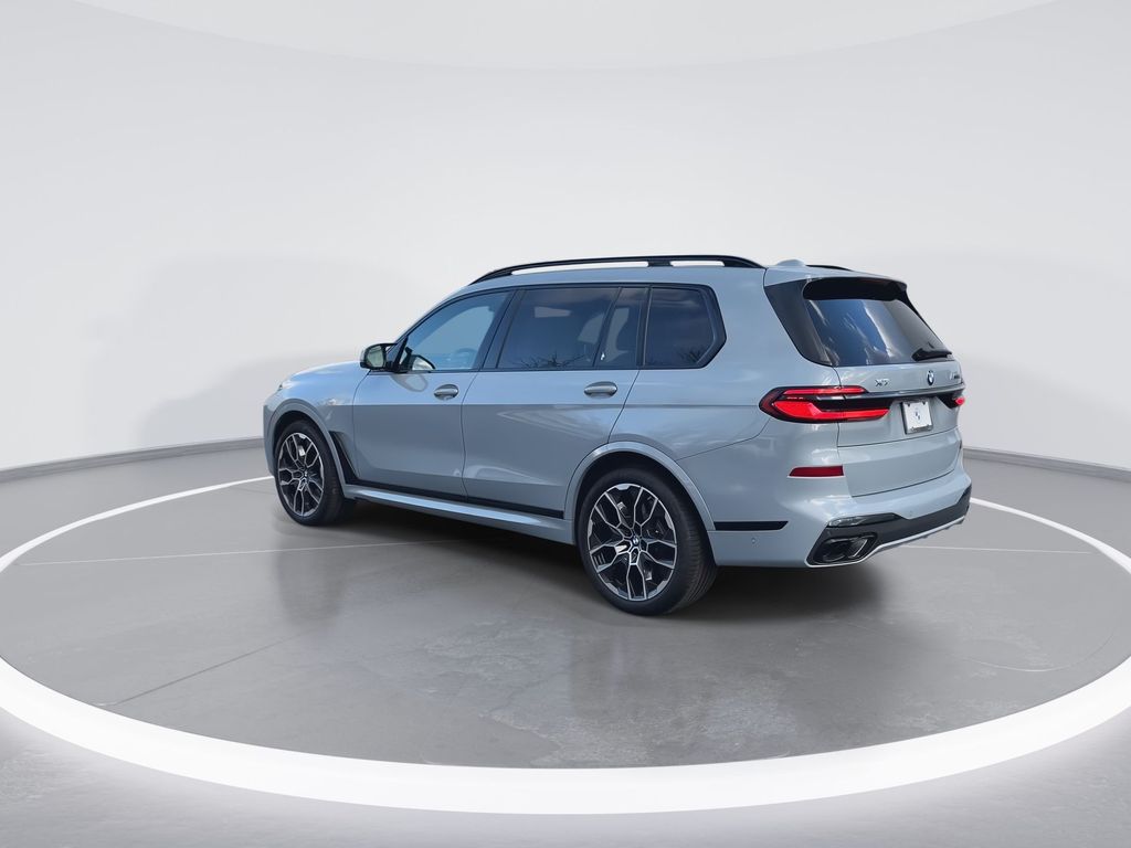 2025 BMW X7 M60i 6