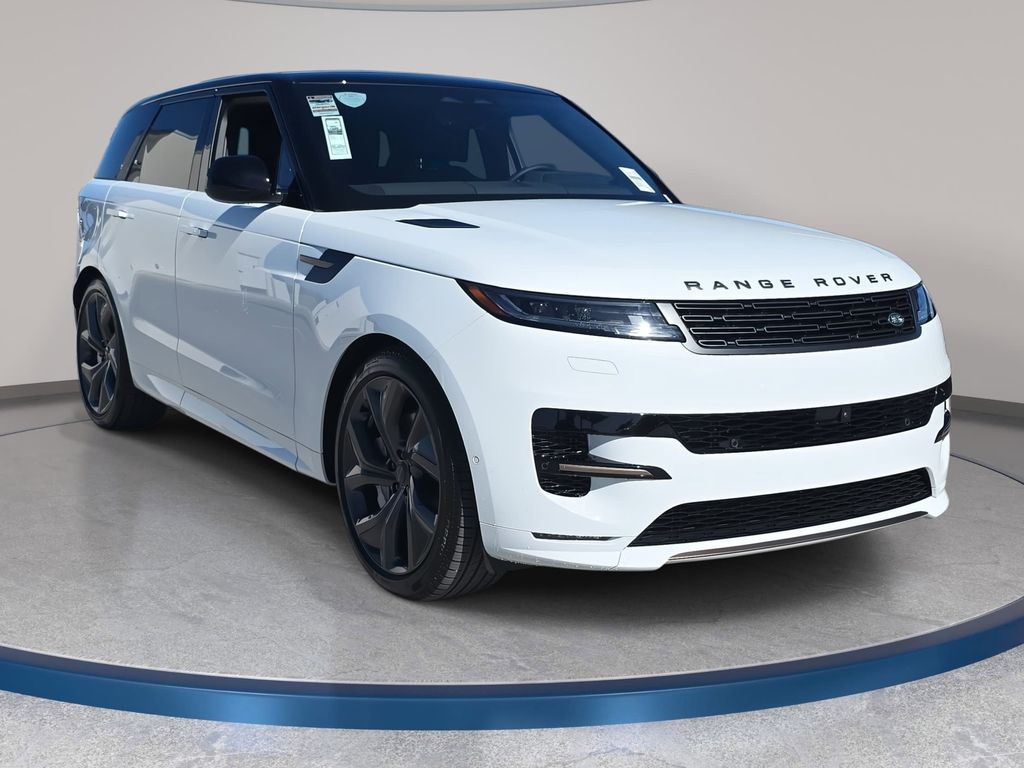 New 2026 White Land Rover Dynamic SE image 3