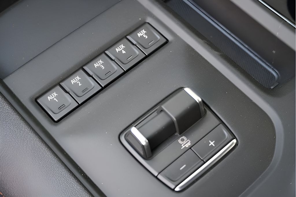 New 2026 White GMC AT4 image 19