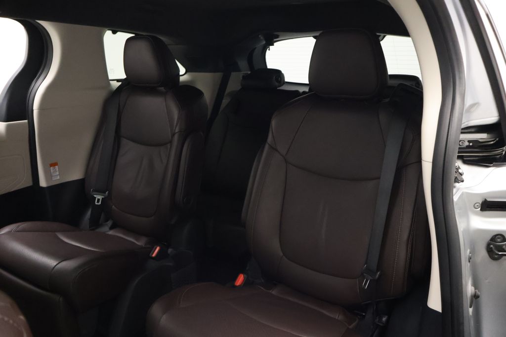 Thumbnail: 2024 Toyota Sienna - 18