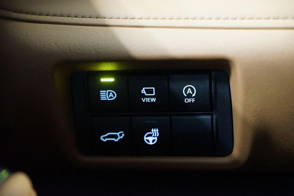 Thumbnail: 2026 Toyota Highlander - 25