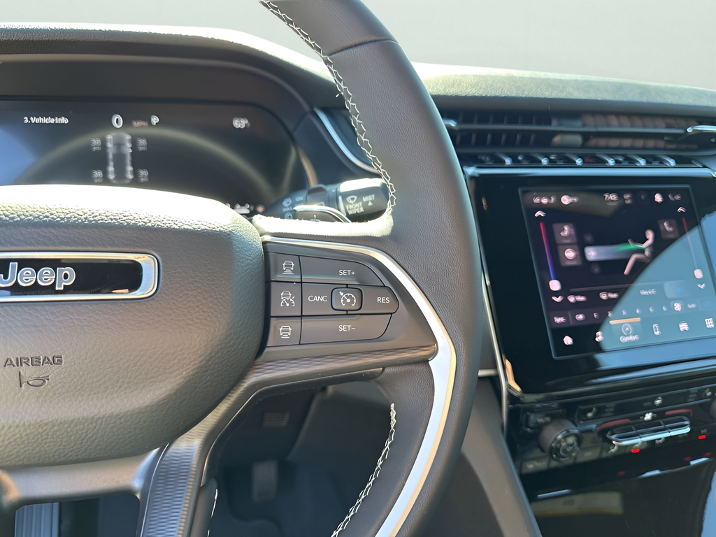 New Car 2025 Jeep Grand Cherokee  Laredo X For Sale Under $40,000 In Austin, Texas