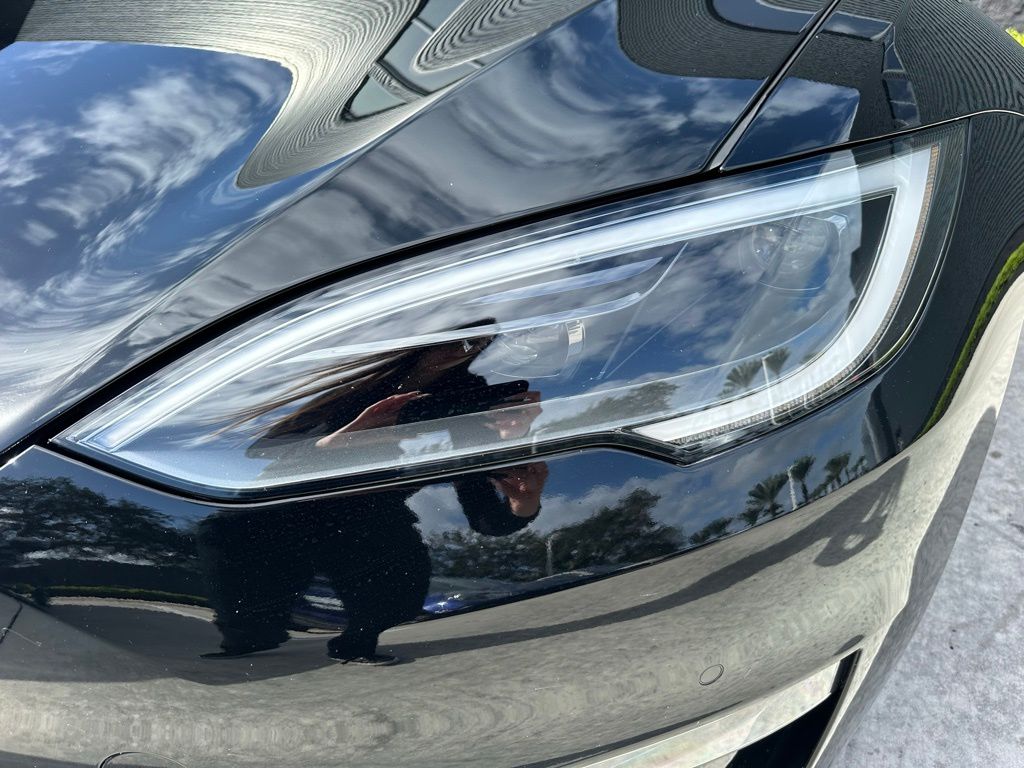 Thumbnail: 2022 Tesla Model S - 13