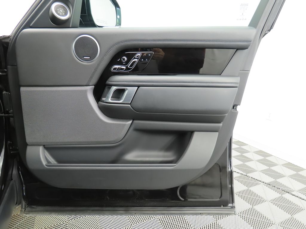 Thumbnail: 2020 Land Rover Range Rover - 25