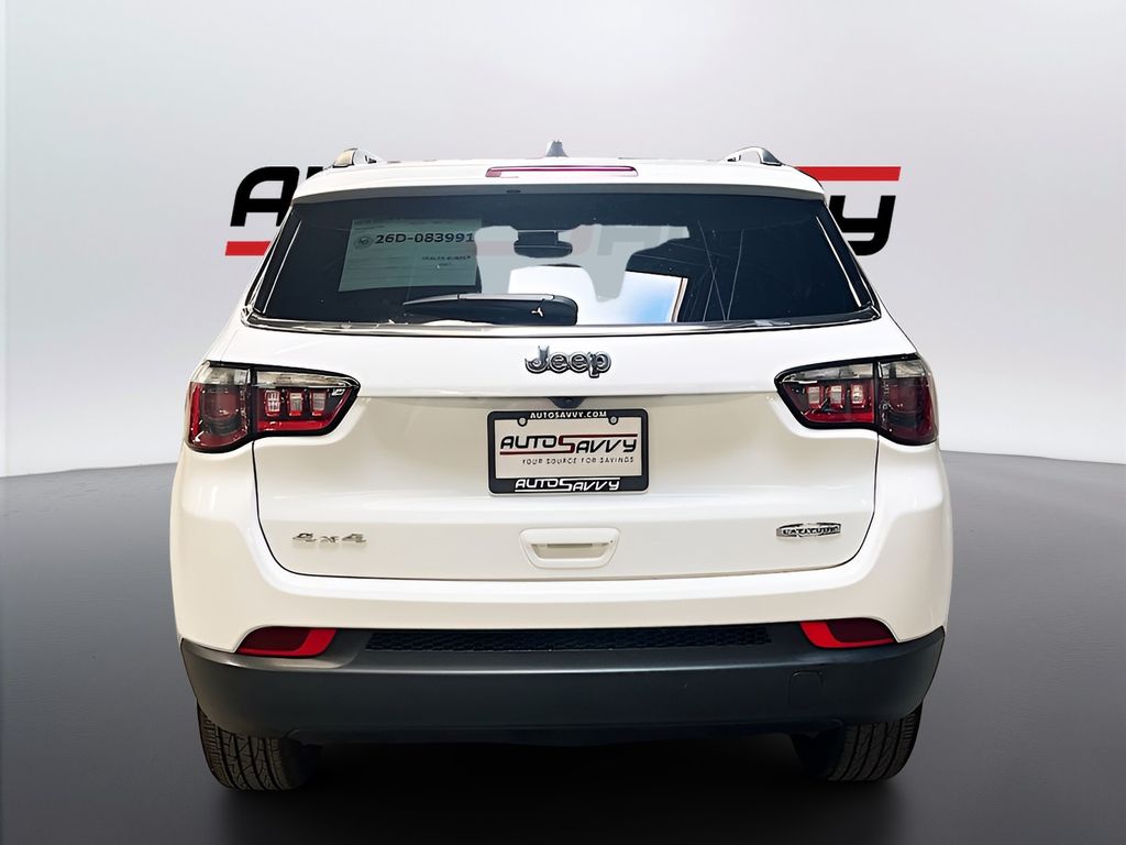 Used 2024 White Jeep Latitude image 6